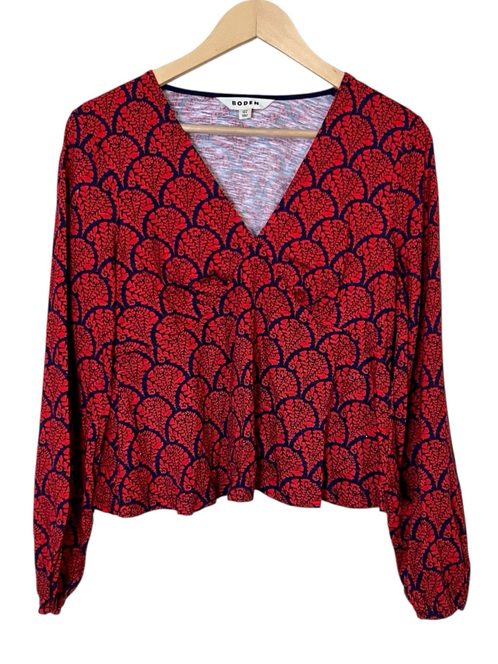 Boden Long Sleeve Fan Print Cotton V-Neck Blouse Size 8 Navy and Red